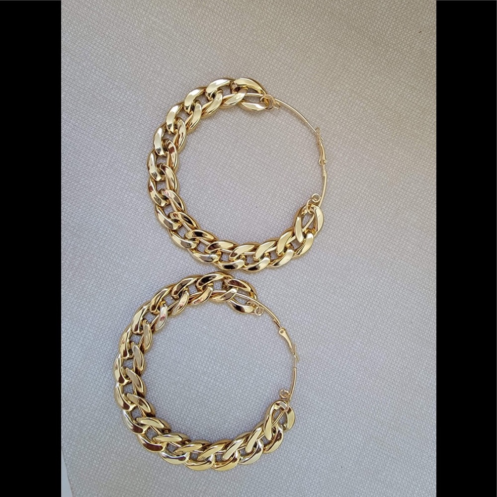 Gold Hoop earring - Picture 8 of 8